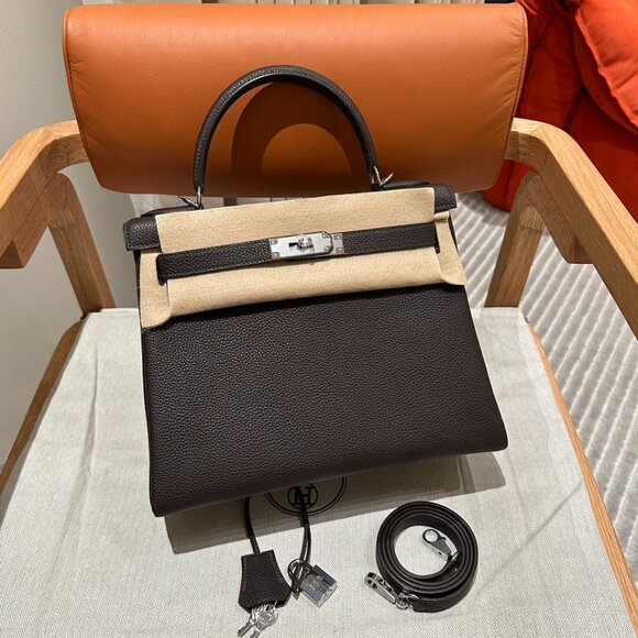 Classic Hermes Bag: A Stylish and Versatile Choice for Elegance - Picture 1 of 4